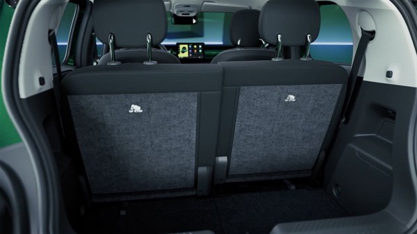 Renault Twingo - tutorial video - sliding rear seats