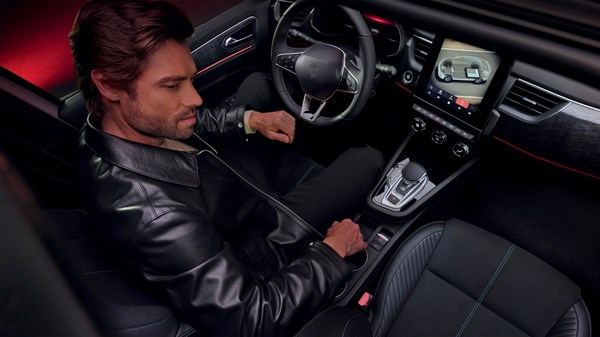 Renault Arkana full hybrid E-Tech - multimedia - customised space