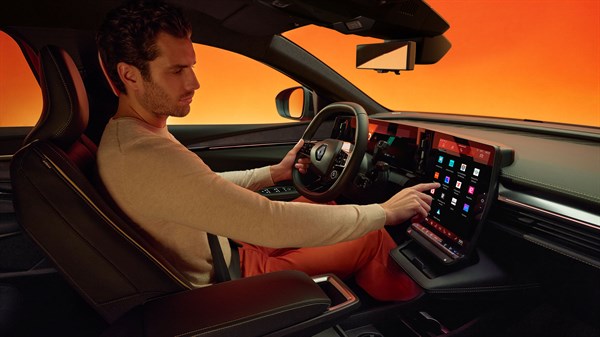 Charging solutions - Megane E-Tech electric