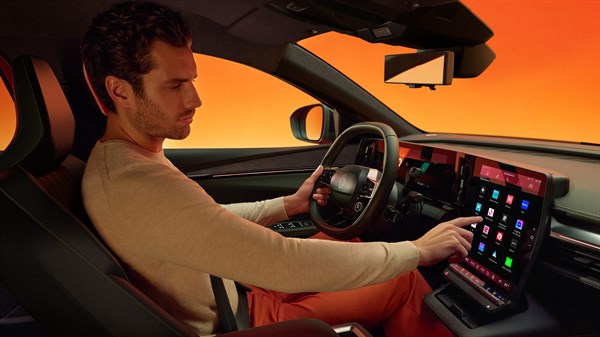 driver oriented cockpit - Renault Megane E-Tech electric