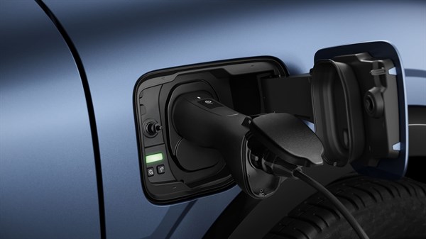 V2L power to object bidirectional charging adapter - Renault Megane E-Tech electric