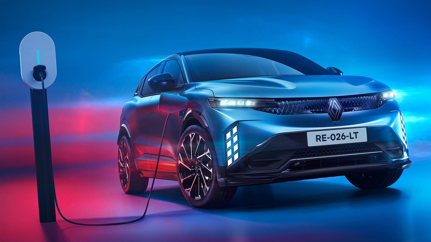 E-Tech electric - charging at home - charging at work - Renault